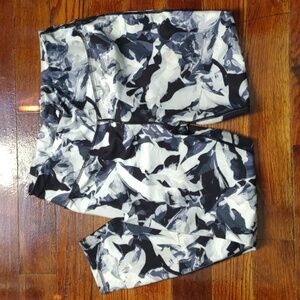 AVIA Large 12/14 women's cropped leggings